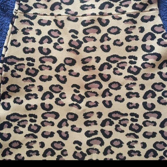 BCBG MAXAZRIA vintage leopard print skirt - Picture 5 of 5
